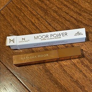 Natasha Moor Moir Power black Mascara